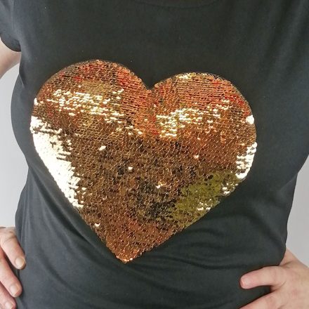 Fényképes szív alakú flitteres fekete póló