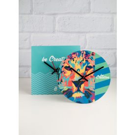 Kör alakú fa falióra egyedi mintával